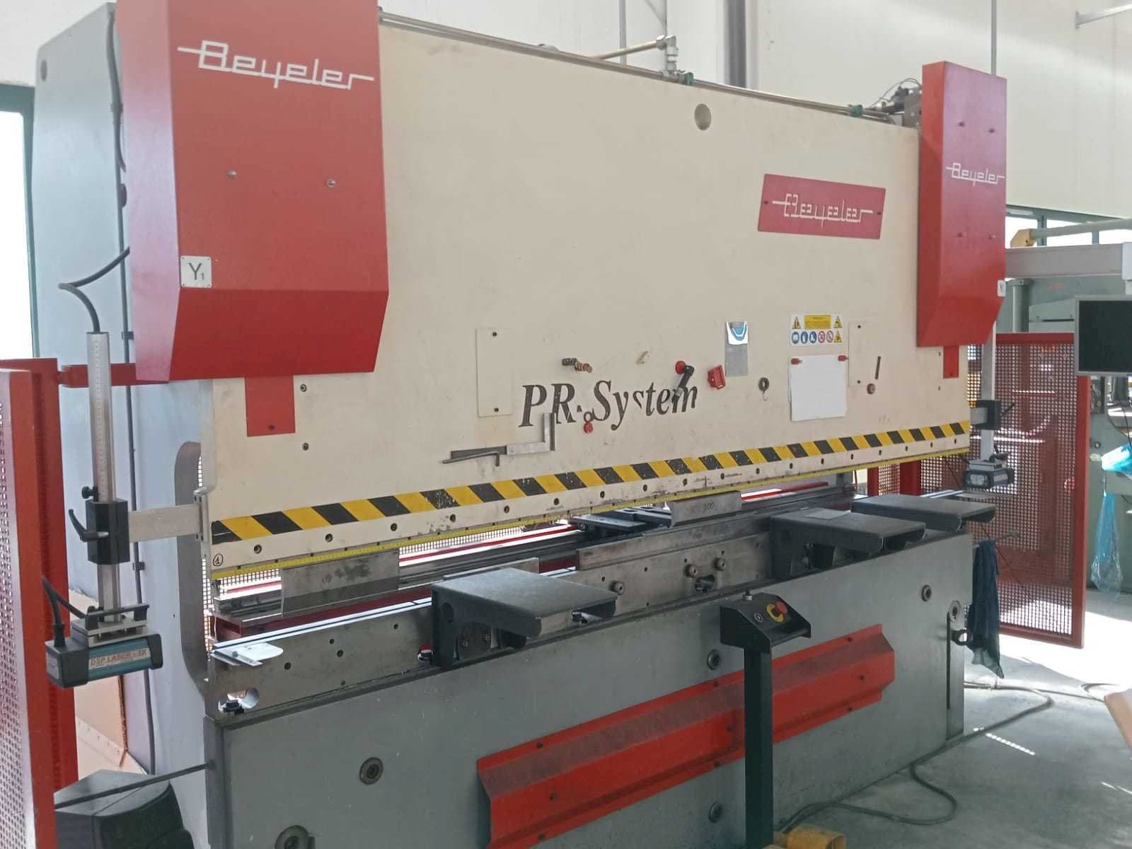 A BEYELER PR6 1500 KN X 3000 MM  gép oldalnézete