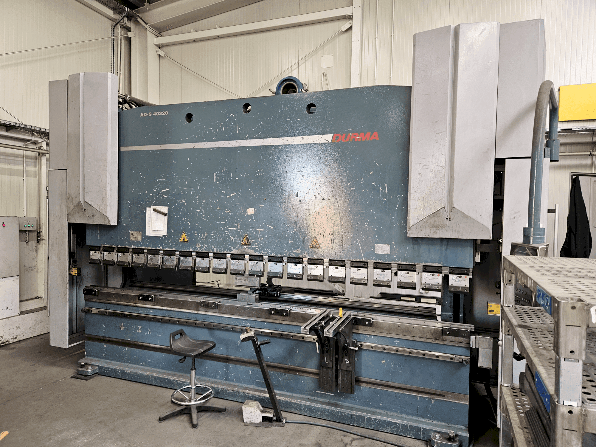 A Durma AD-S 40320 (2012)  gép elölnézete