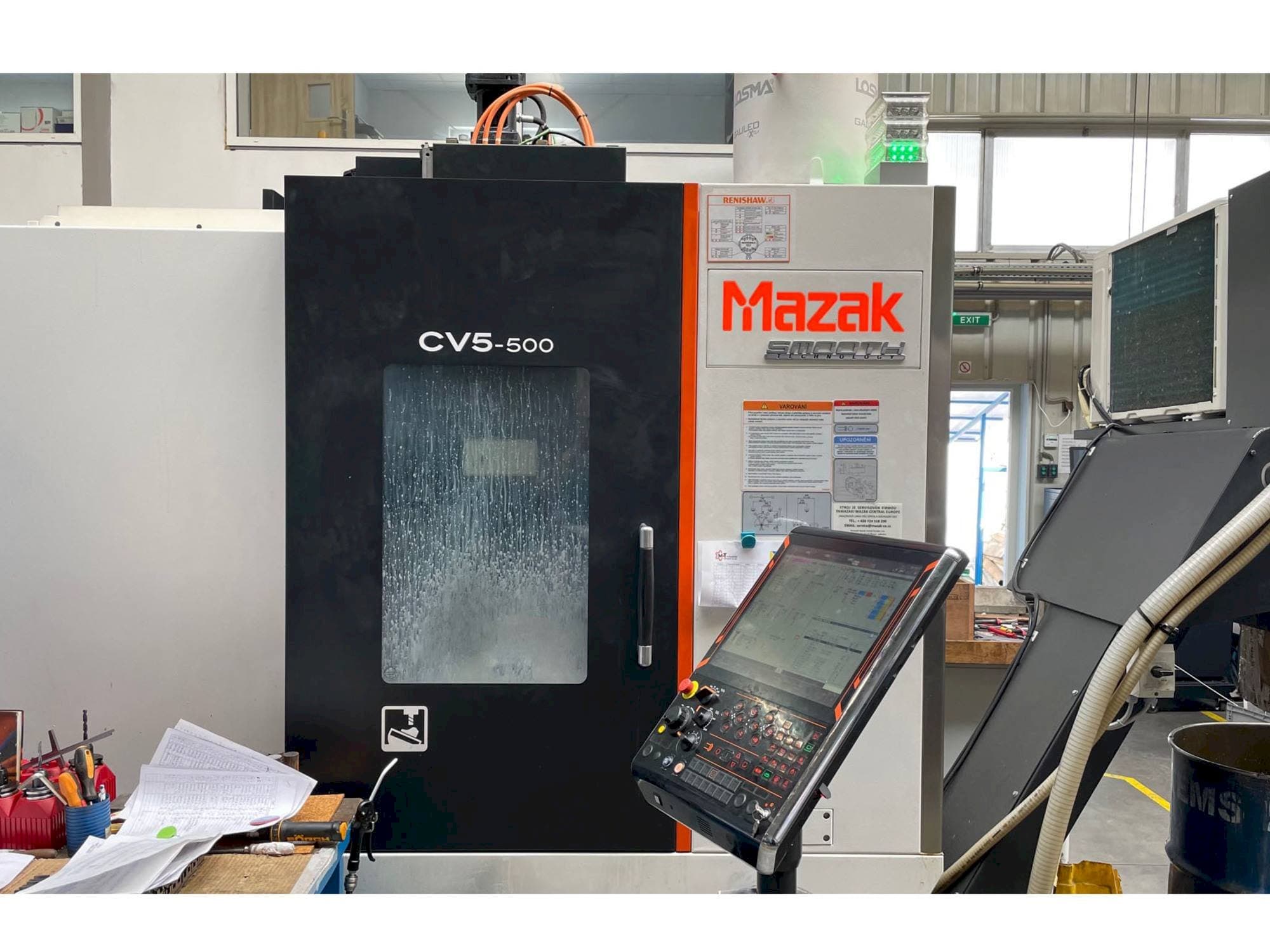 A Mazak CV5-500  gép elölnézete