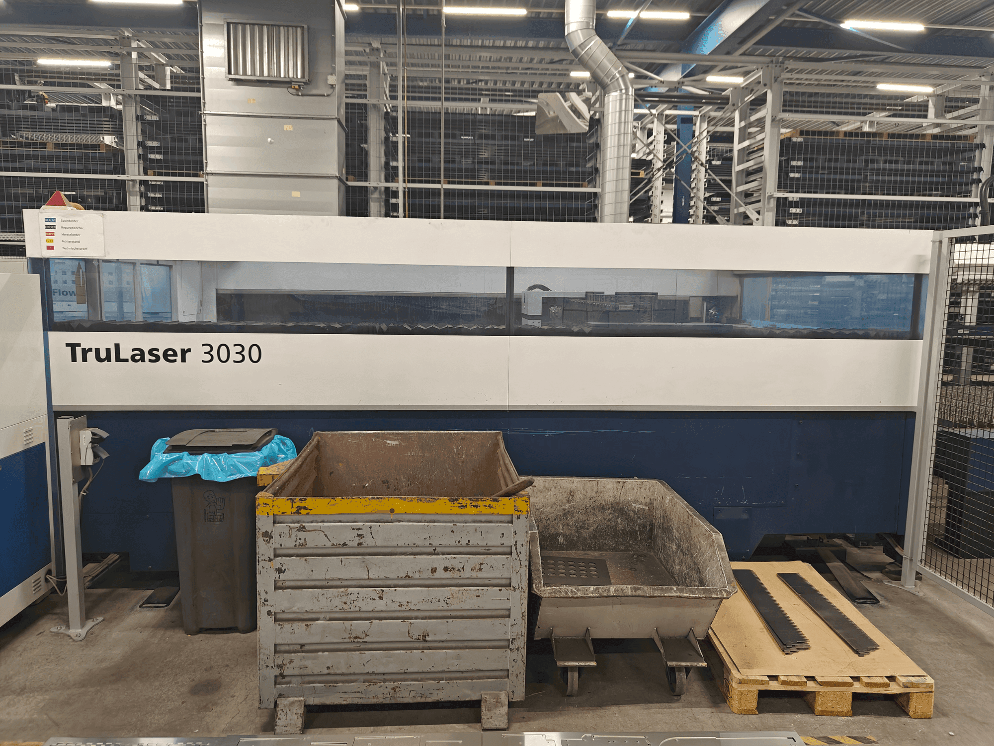 A TRUMPF TruLaser 3030 3,2kW CO2  gép elölnézete