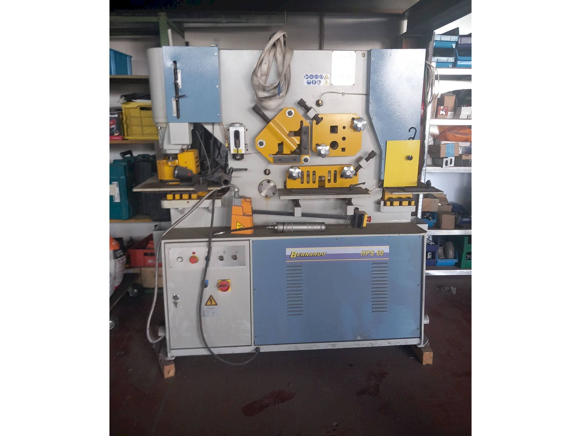 A Bernardo HPS 60  gép elölnézete