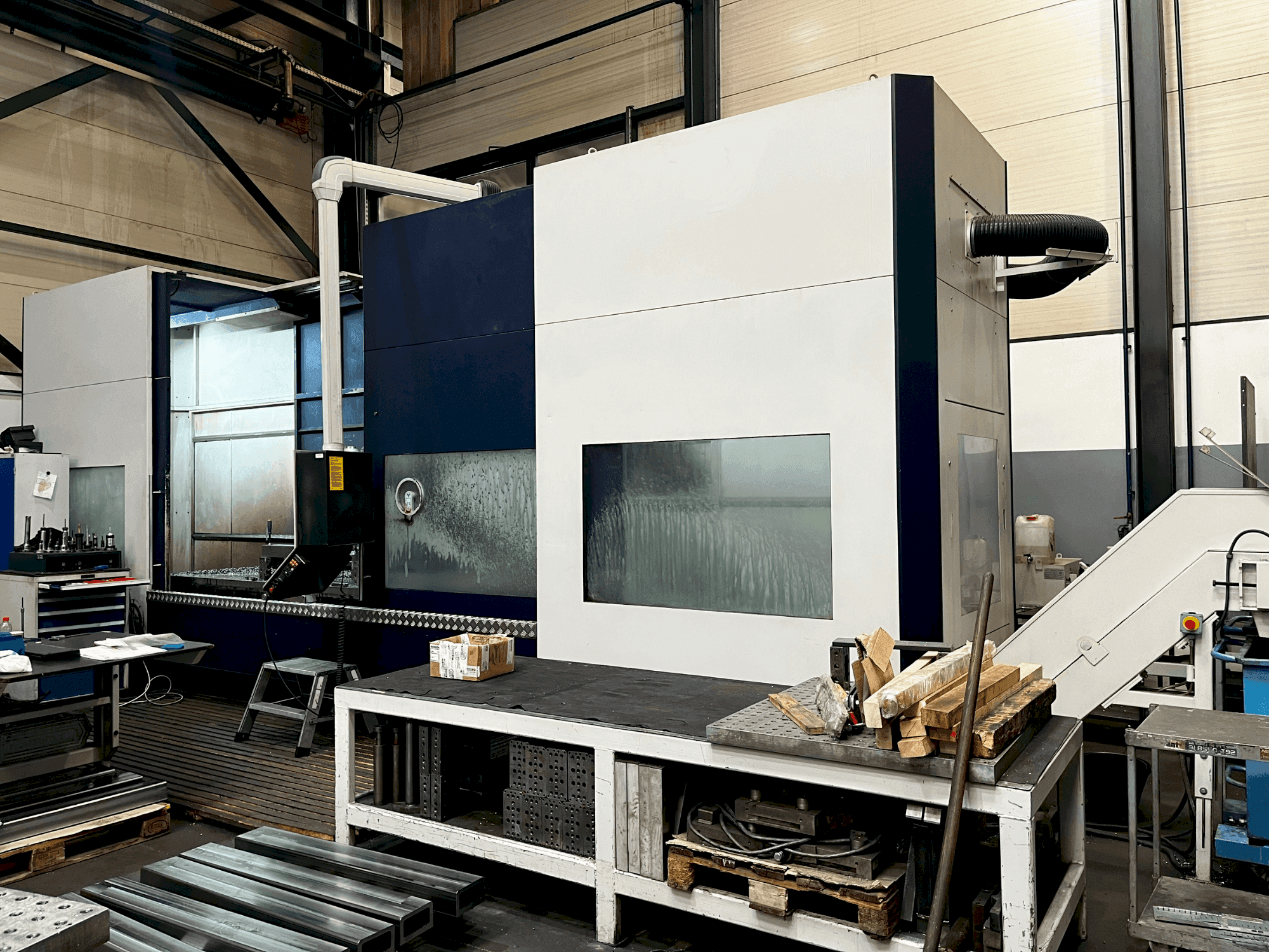 A Soraluce TA-35A  gép elölnézete