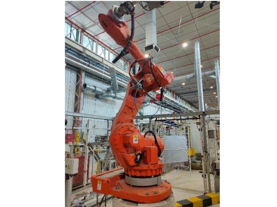 A ABB IRB 6600-175/2.55  gép oldalnézete