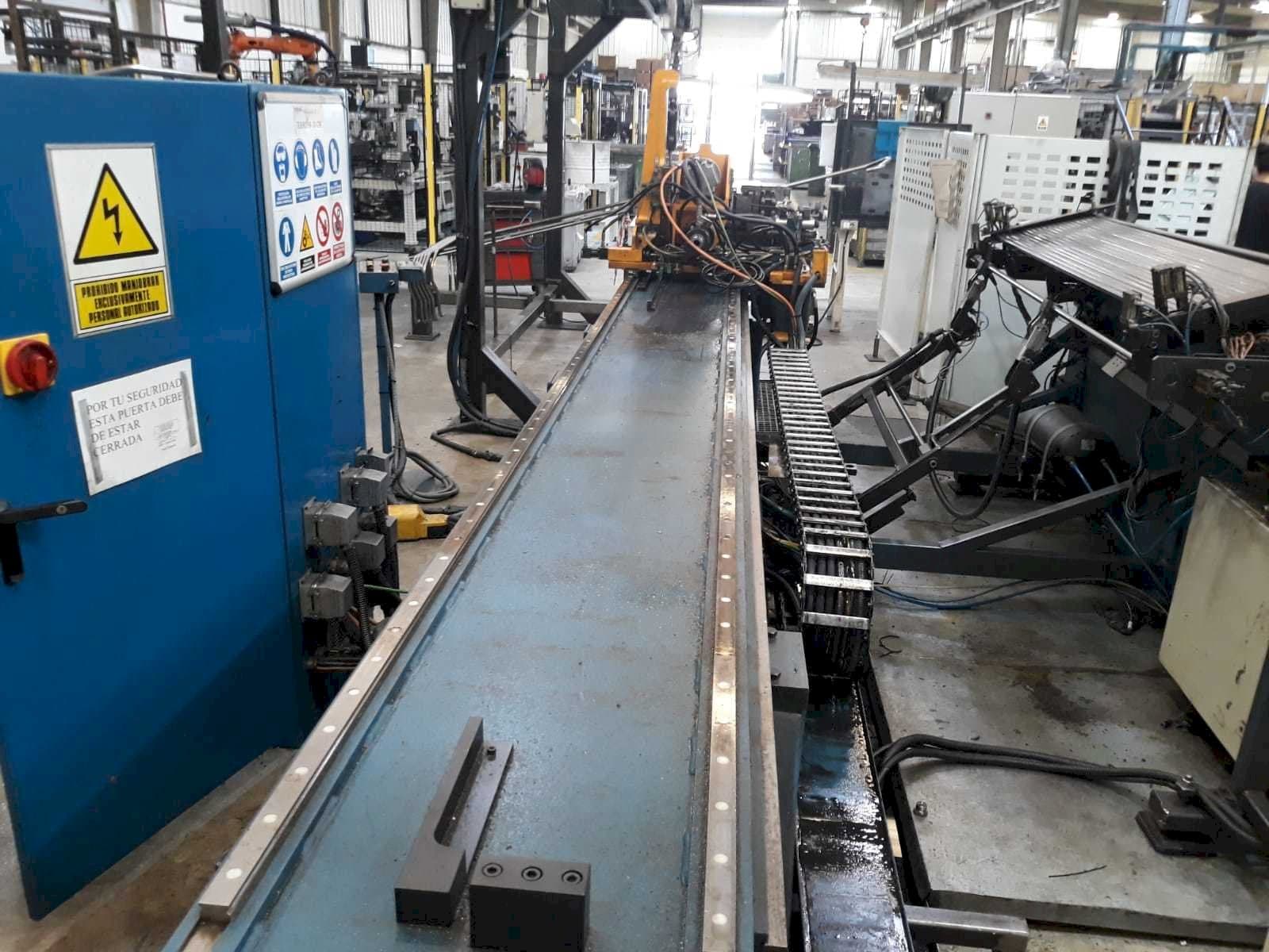 A Tejero HR-50-CNC  gép elölnézete