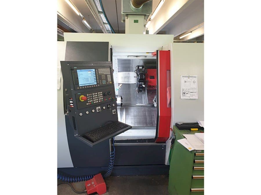 A EMCO Turn E 65  gép elölnézete