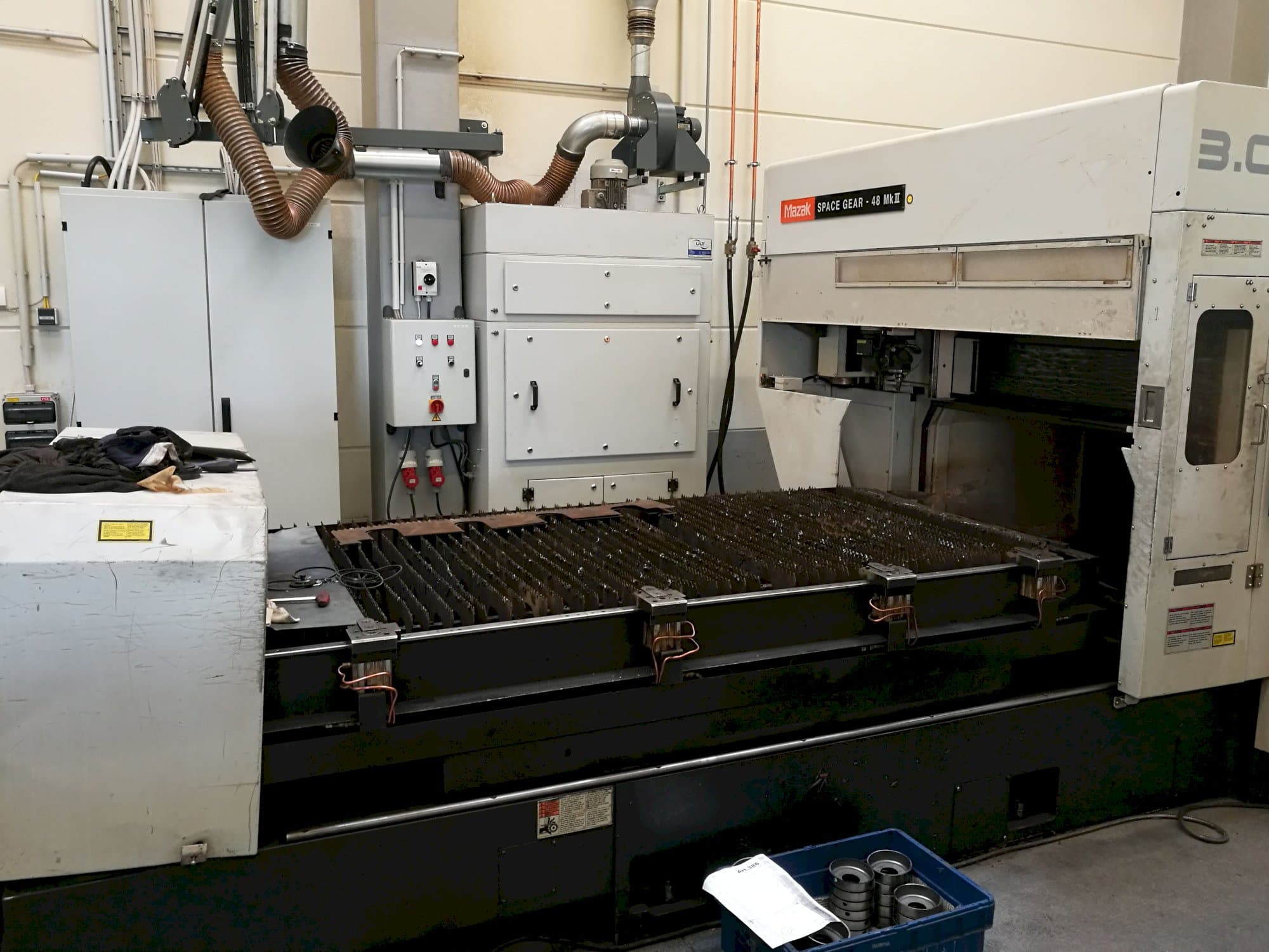 A Mazak Space Gear-48 MK II  gép elölnézete