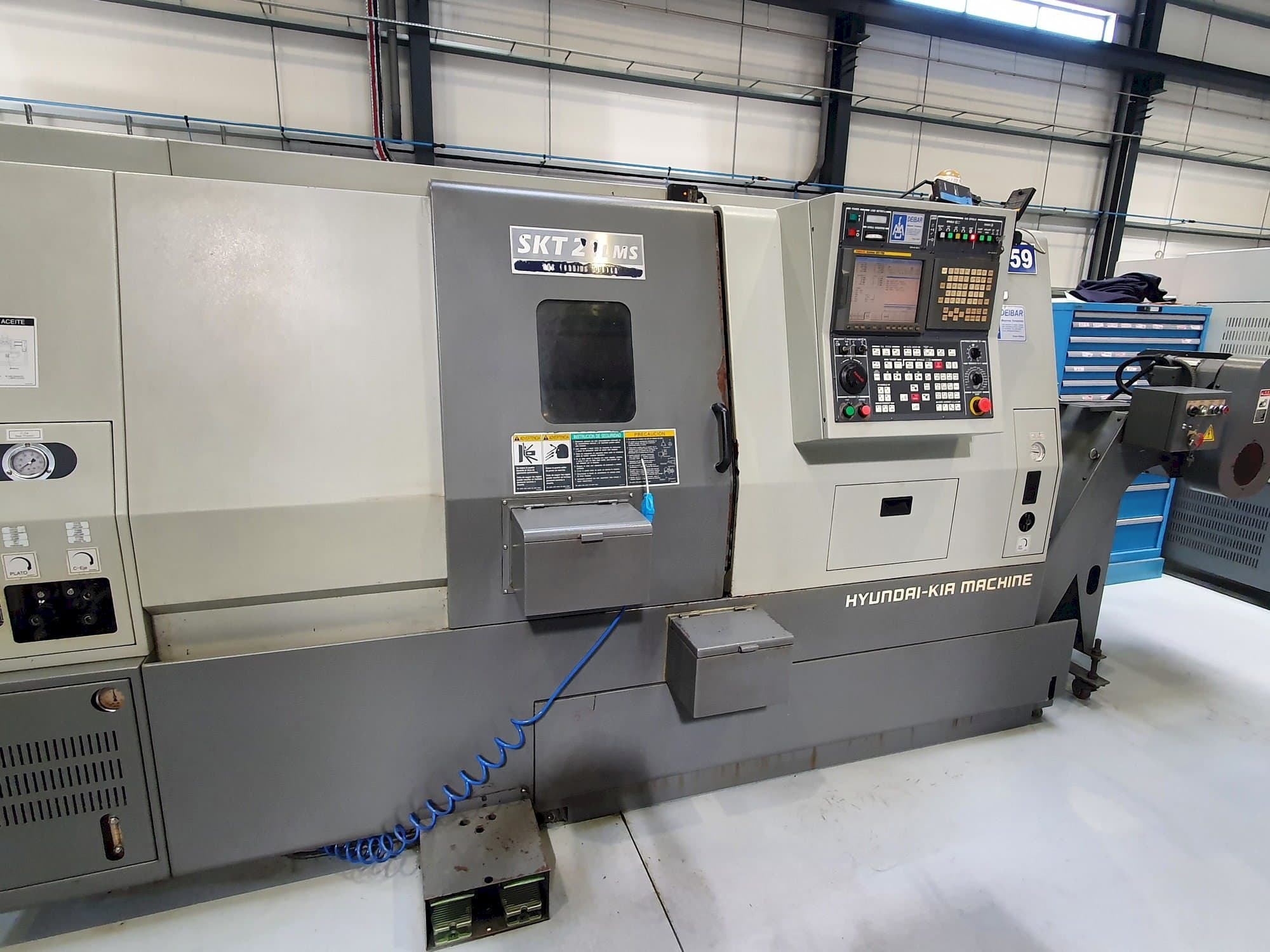 A Hyundai SKT21LMS  gép elölnézete