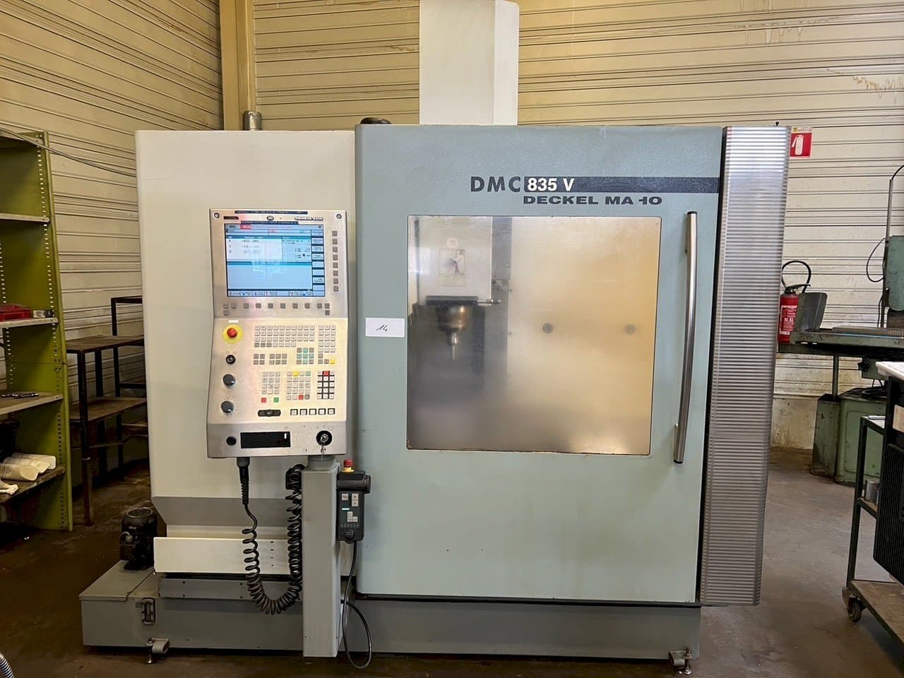 A DMG DMC 835  gép elölnézete