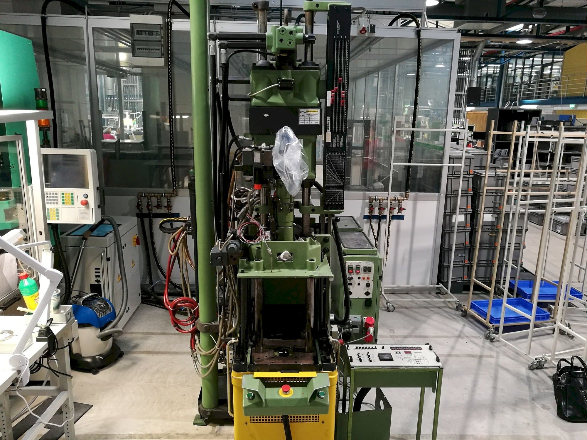 A Arburg 221-75-350  gép elölnézete