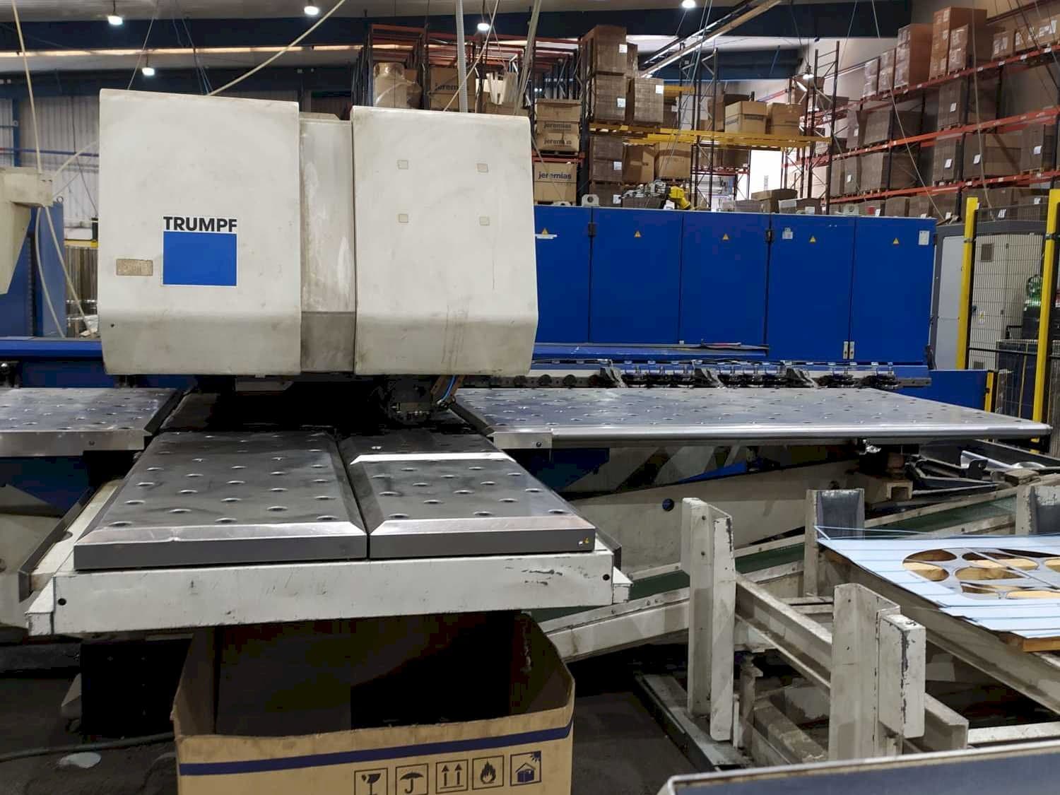 A Trumpf Trumatic 600L  gép elölnézete