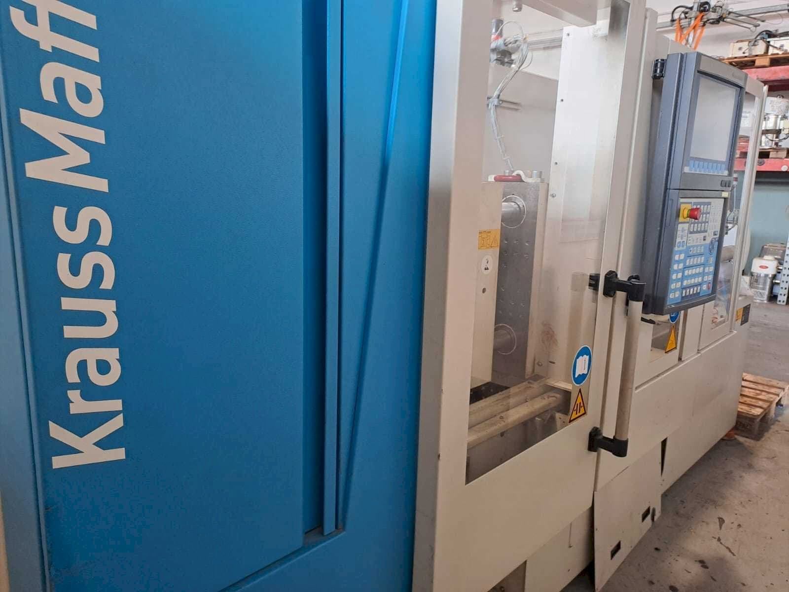 A Krauss Maffei 35-180CX  gép elölnézete