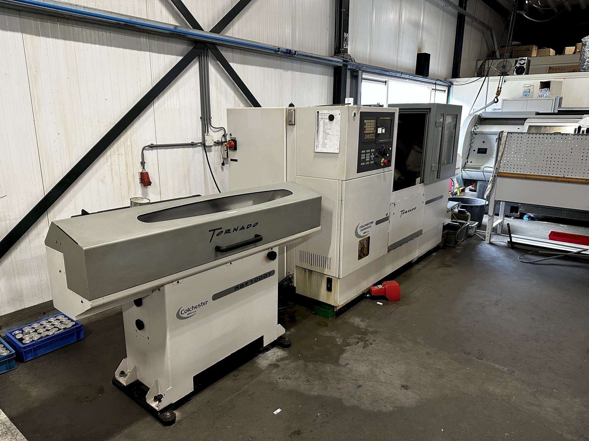 A Colchester Tornado T2  gép elölnézete