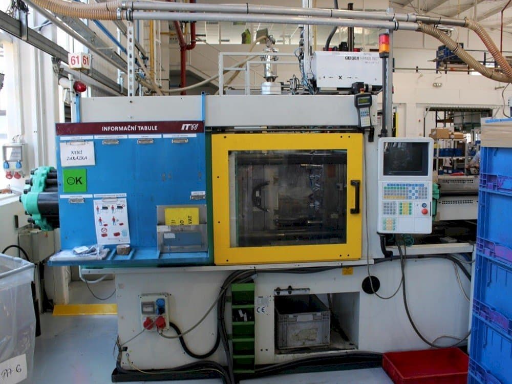 A Arburg 470 C 1500-800  gép elölnézete