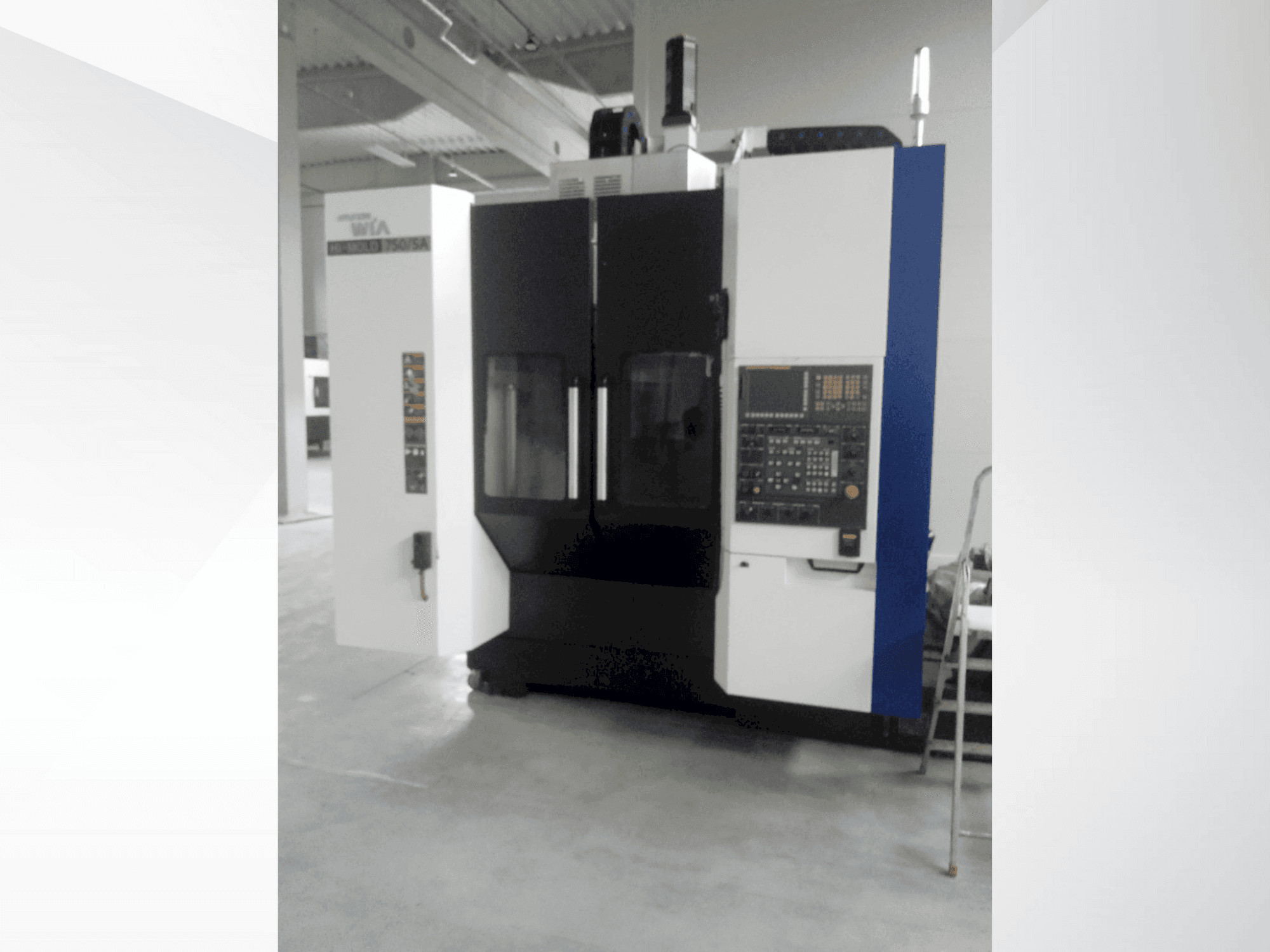 A Hyundai Wia HI-MOLD 750-5A  gép elölnézete