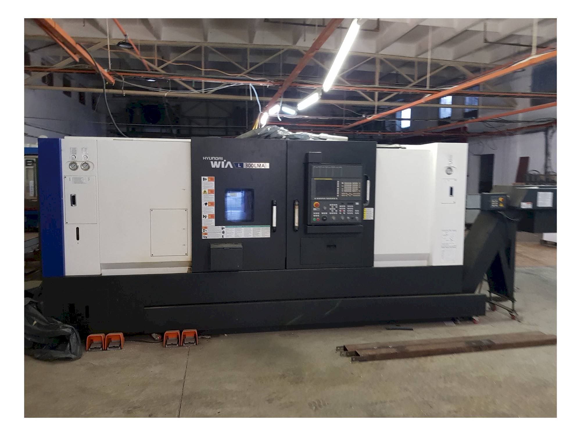 A Hyundai Wia L300LMA  gép elölnézete