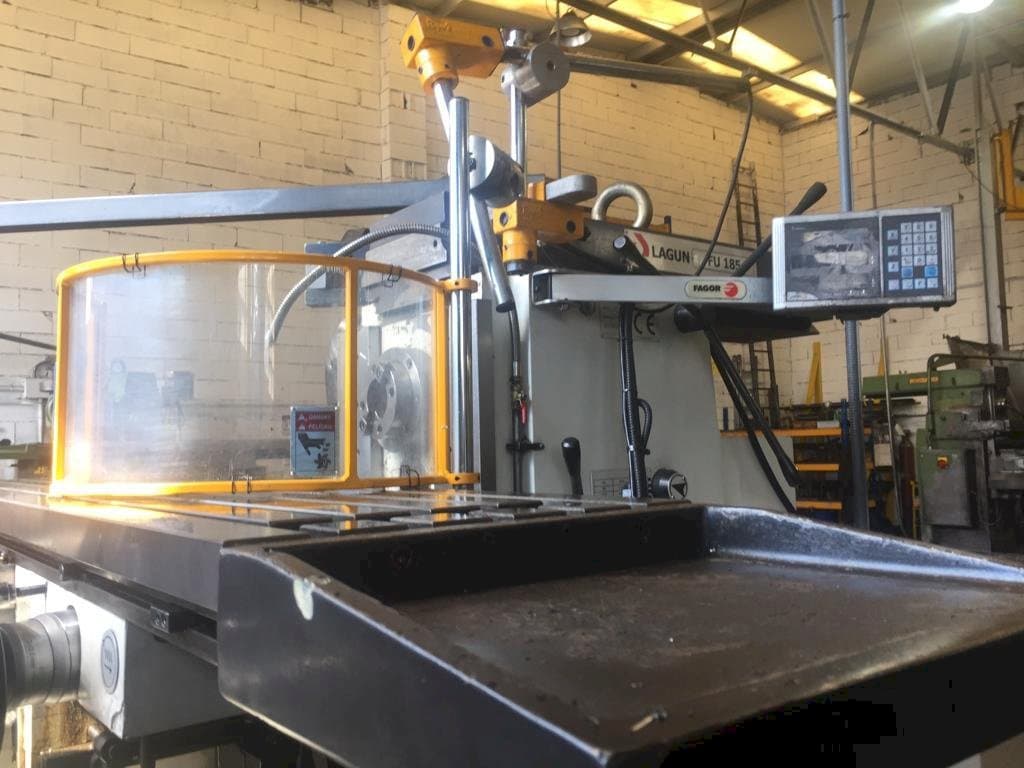 A LAGUN FU-185  gép elölnézete