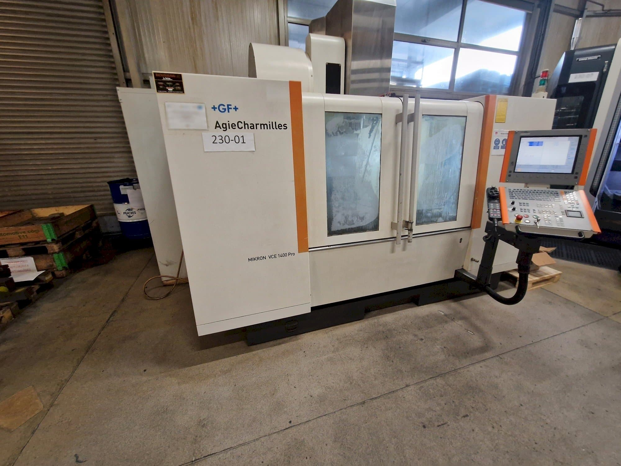 A AgieCharmilles MIKRON VCE 1400 PRO  gép oldalnézete