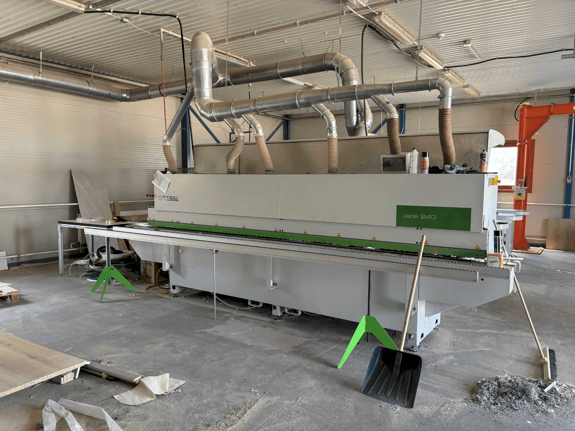 A BIESSE Jade 240  gép elölnézete