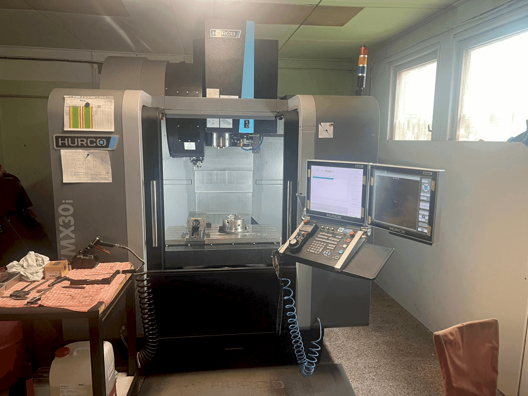 A Hurco VMX30i  gép elölnézete