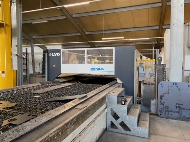 A LVD Impuls 6020  gép elölnézete