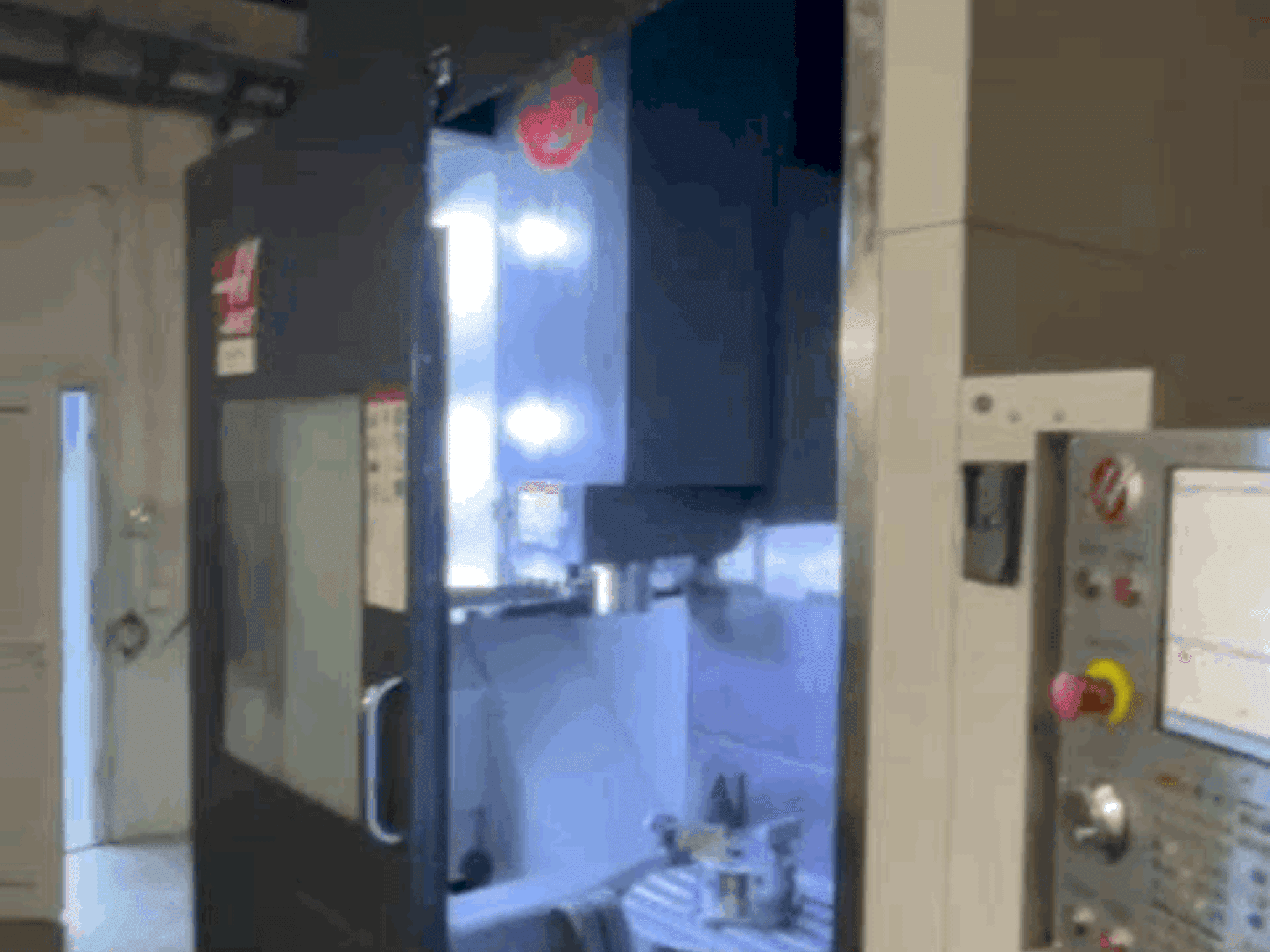 A HAAS UMC-750  gép elölnézete