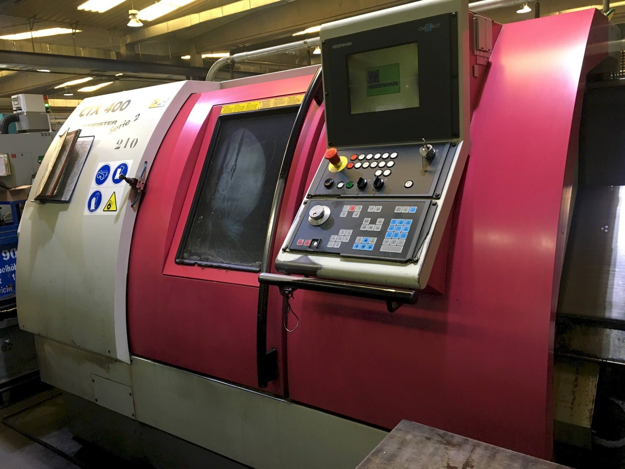 A Gildemeister CTX-400 S2  gép elölnézete