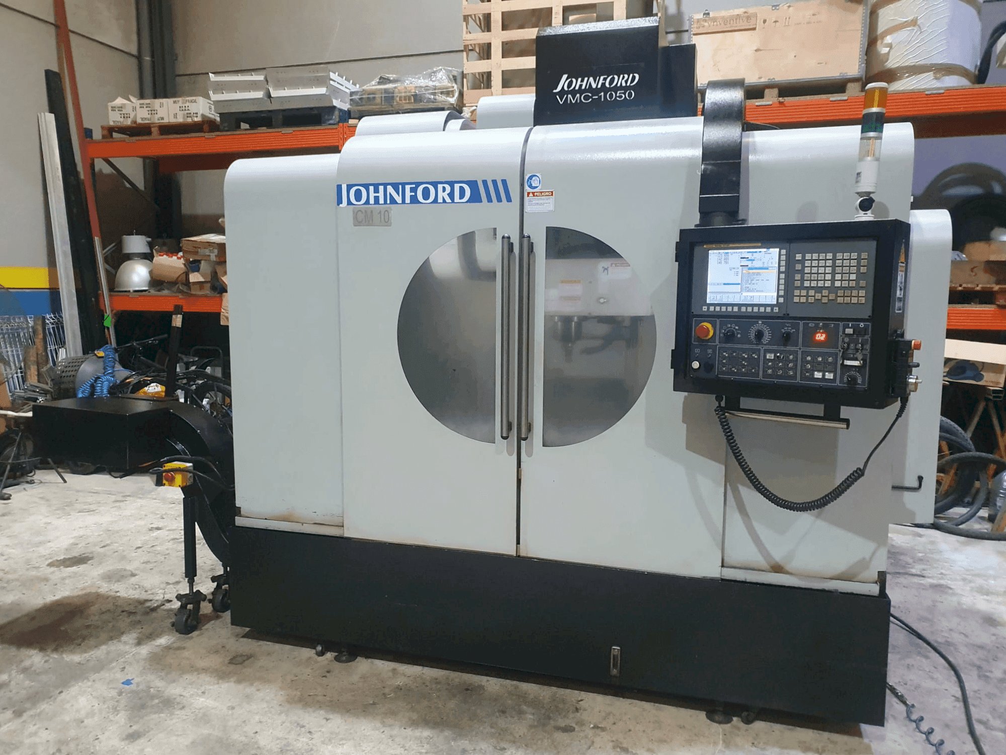 A Johnford VMC-1050  gép elölnézete