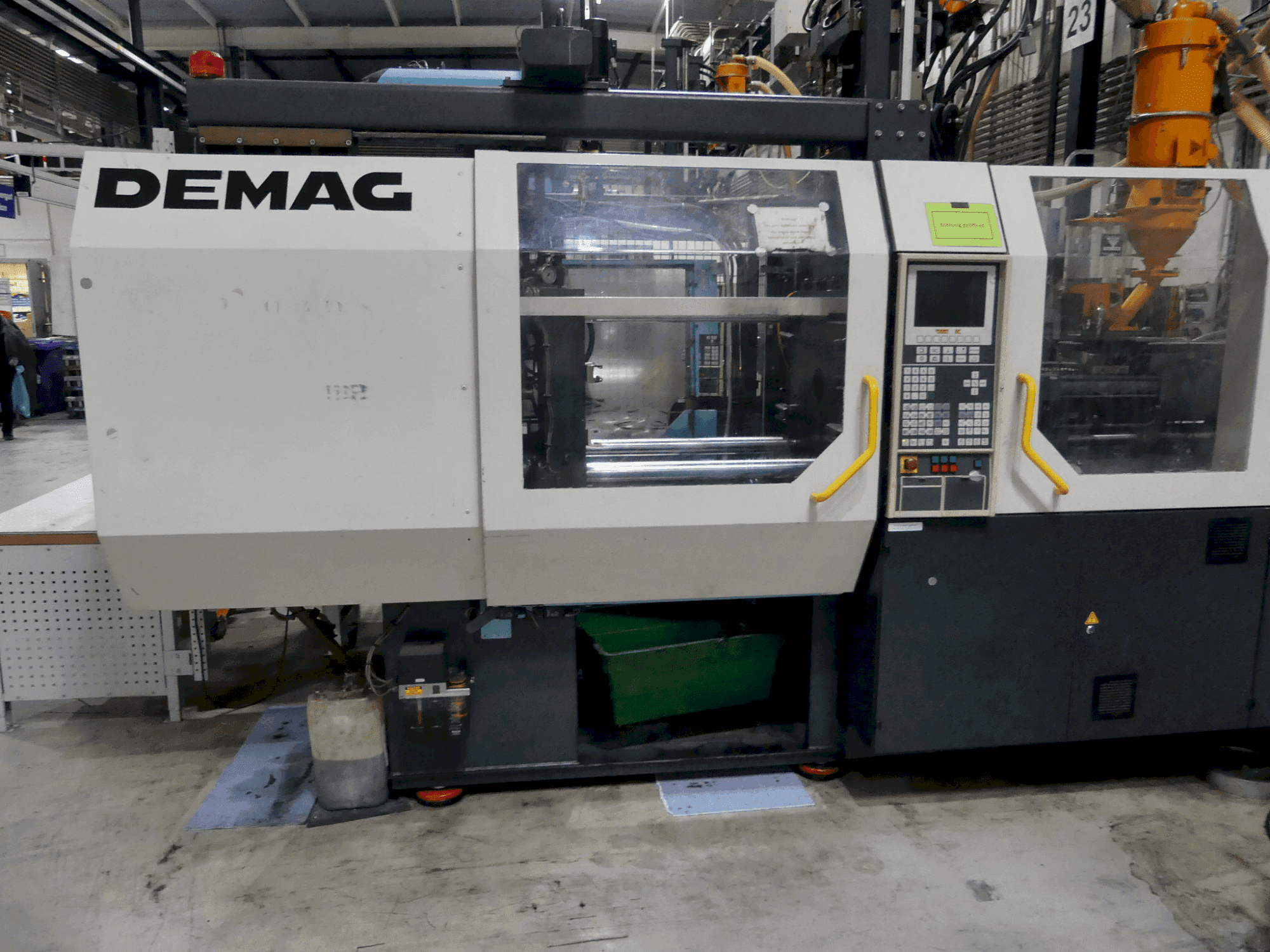 A DEMAG D125-320h/120v gép elölnézete