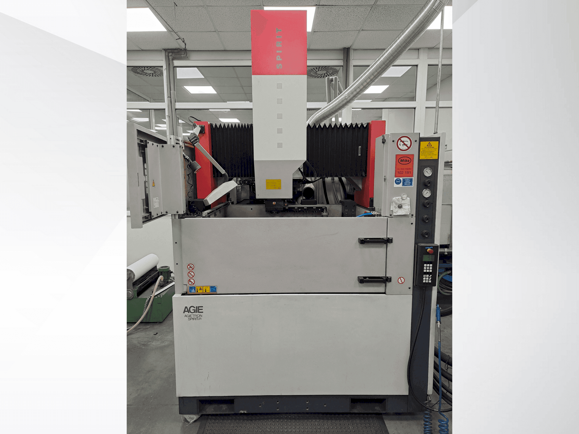 A AGIE AGIETRON SPIRIT 4  gép elölnézete