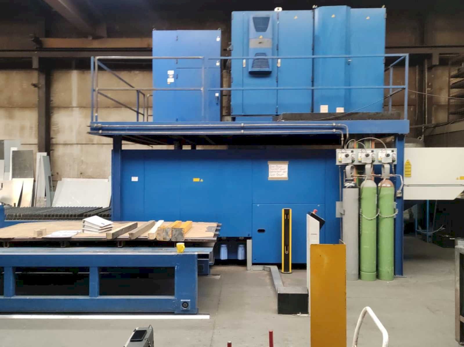 A Trumpf Trulaser 3030 gép elölnézete