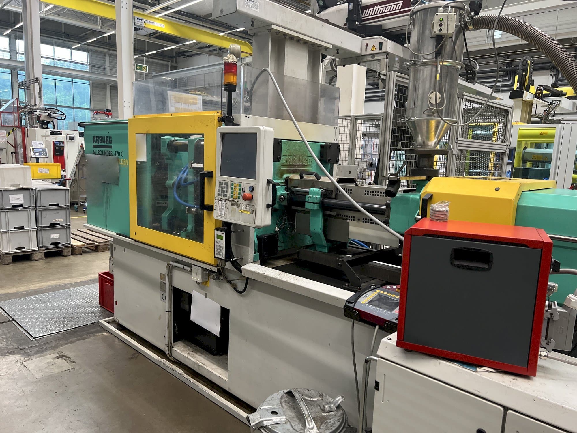 A Arburg 470C 1500 - 400  gép elölnézete