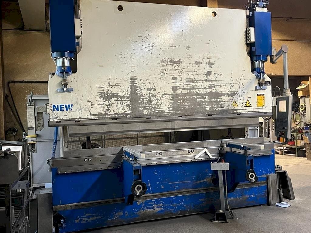 A GWF MENGELE HB 175-30/35  gép elölnézete