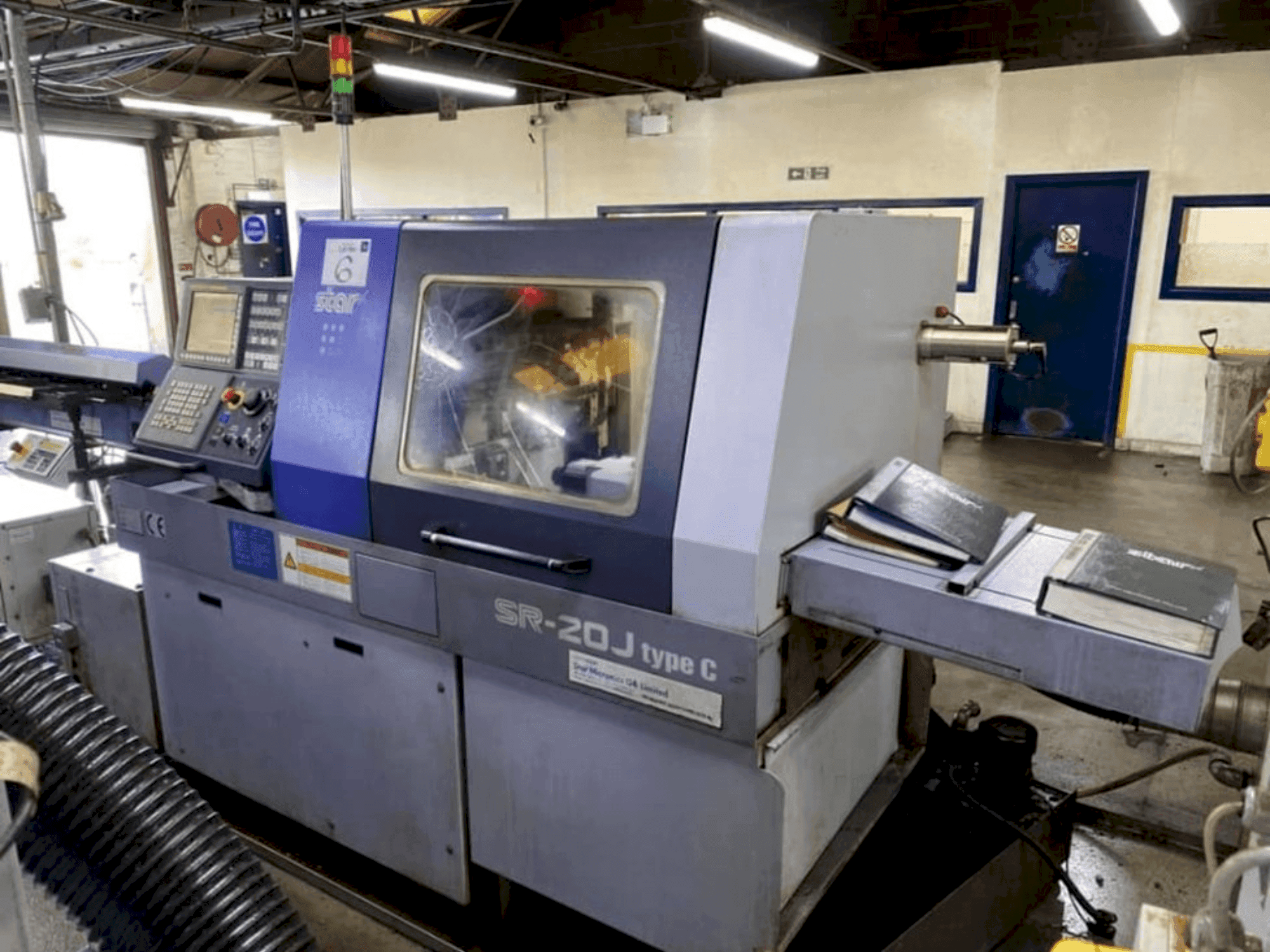 A Star SR-20J type C  gép elölnézete