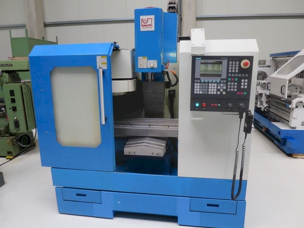 A KNUTH EcoMill 350 gép elölnézete