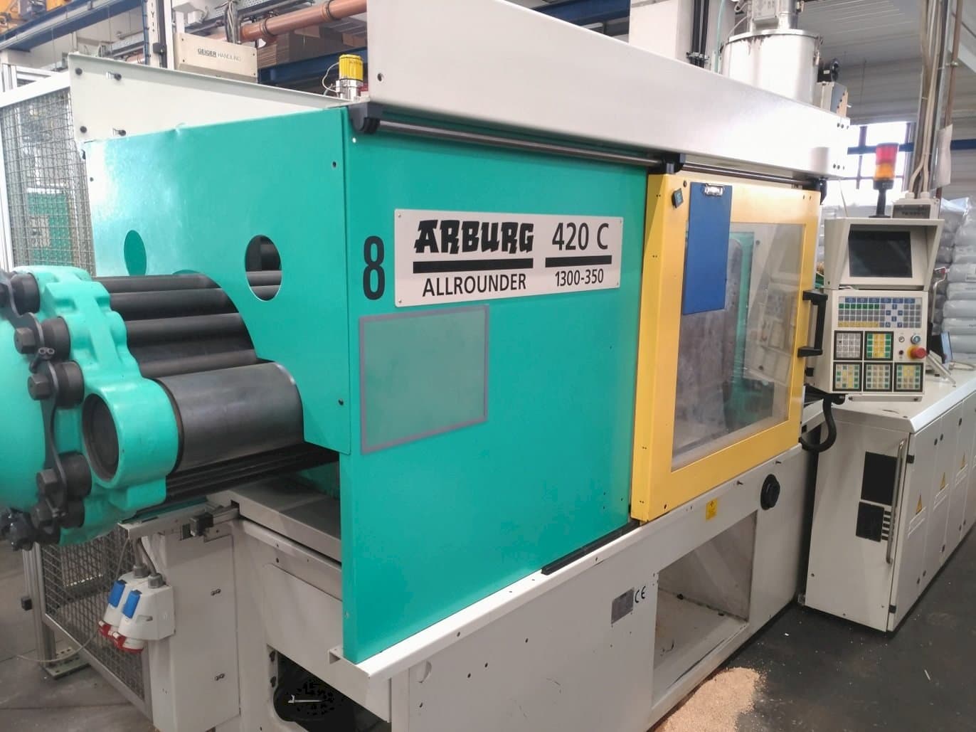 A Arburg 420 C 1300-350 gép elölnézete
