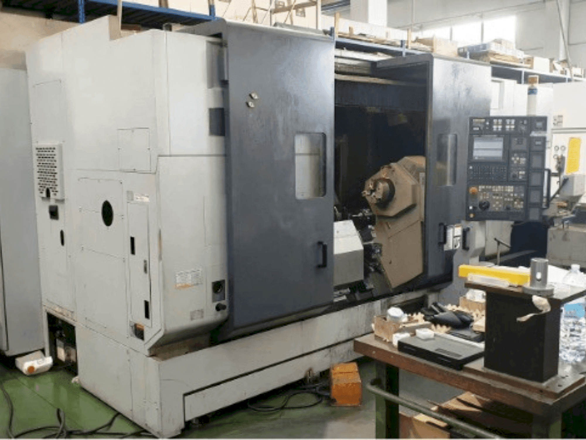 A MORI SEIKI MT2000 SZ  gép elölnézete