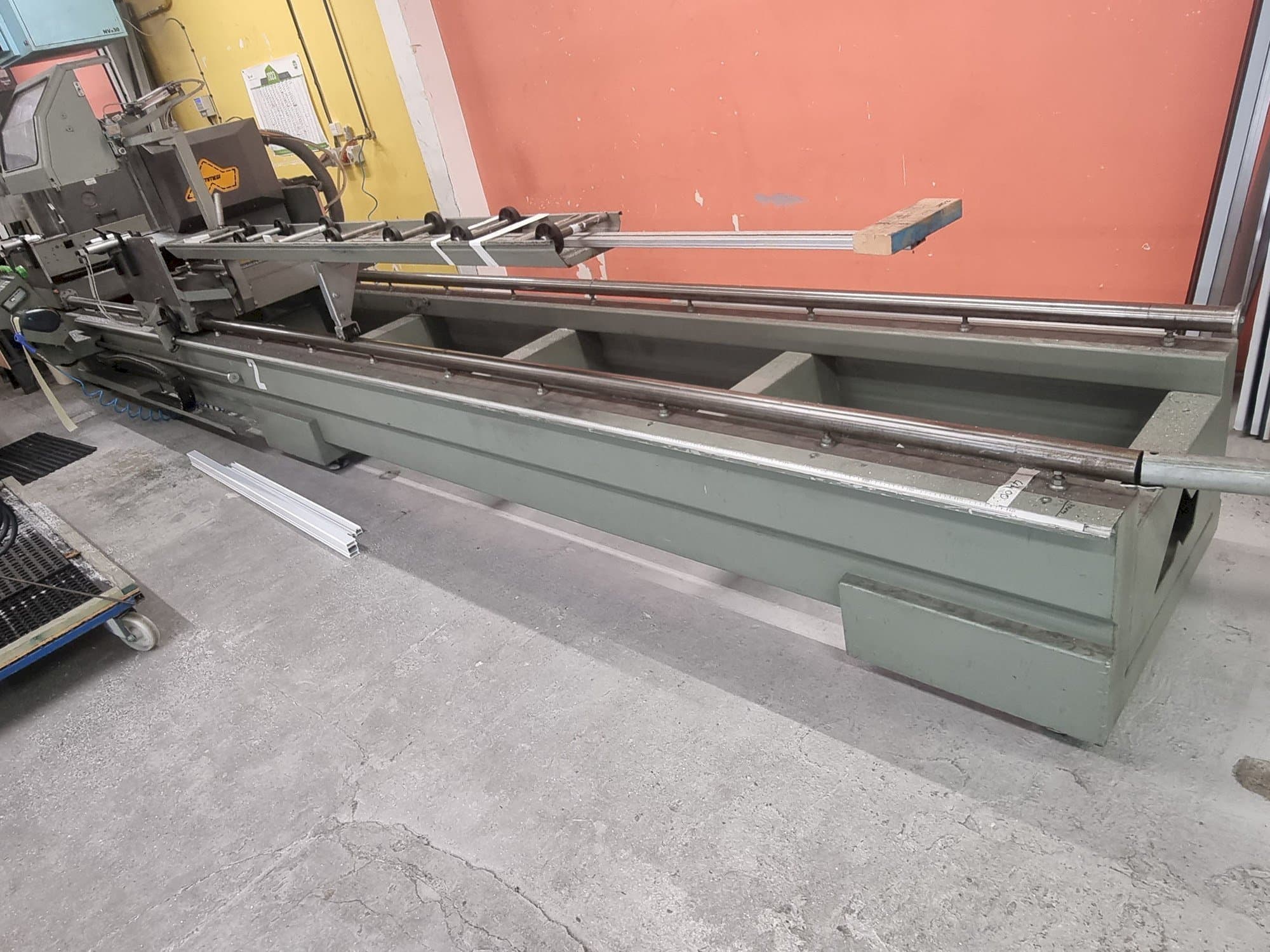 A Emmegi TWIN ELECTRA SUN TU/6  gép elölnézete