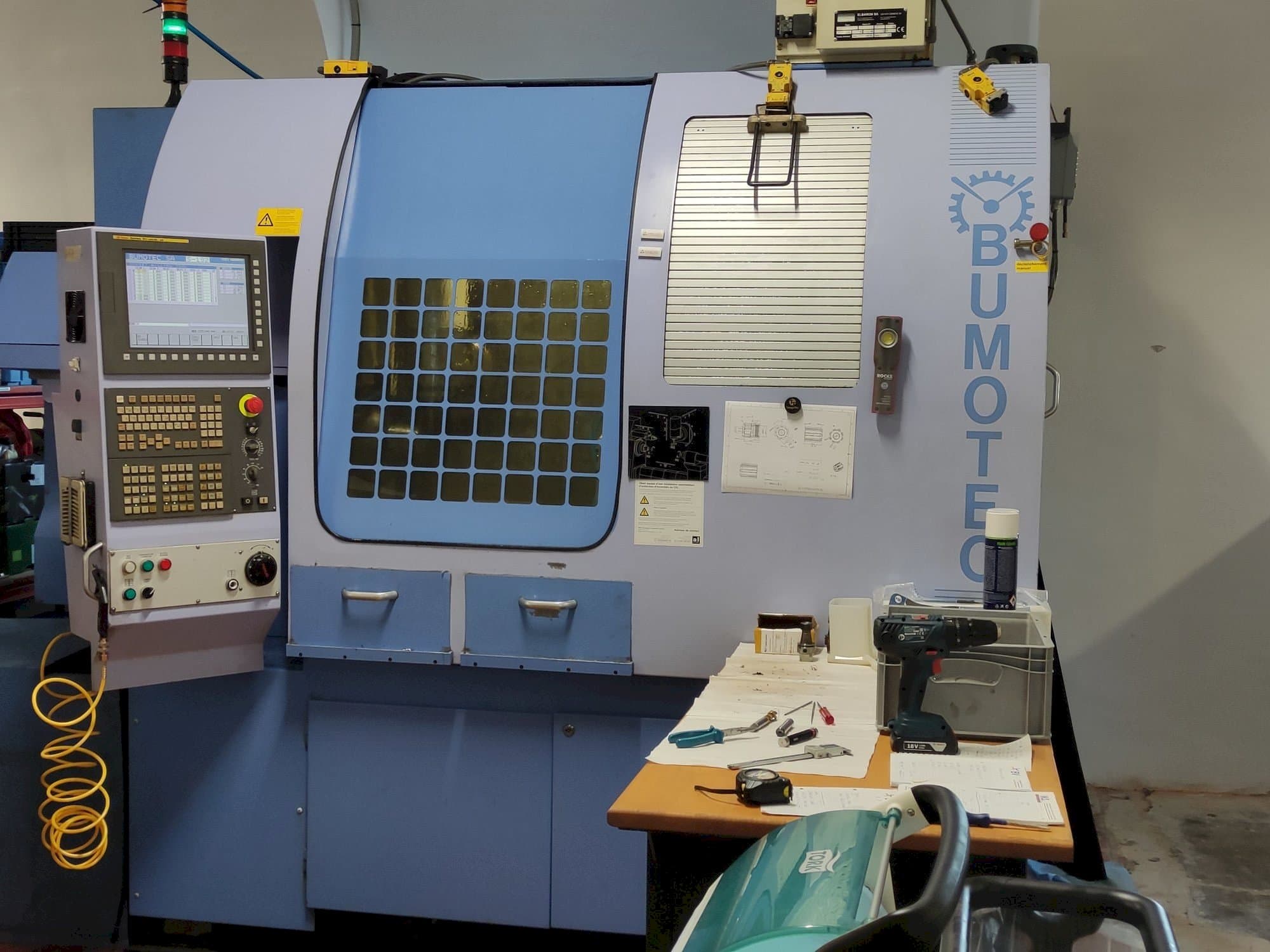 A Bumotec S-192FT  gép elölnézete