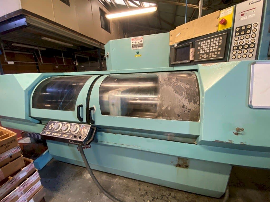 A STUDER  S30 lean Pro  gép elölnézete