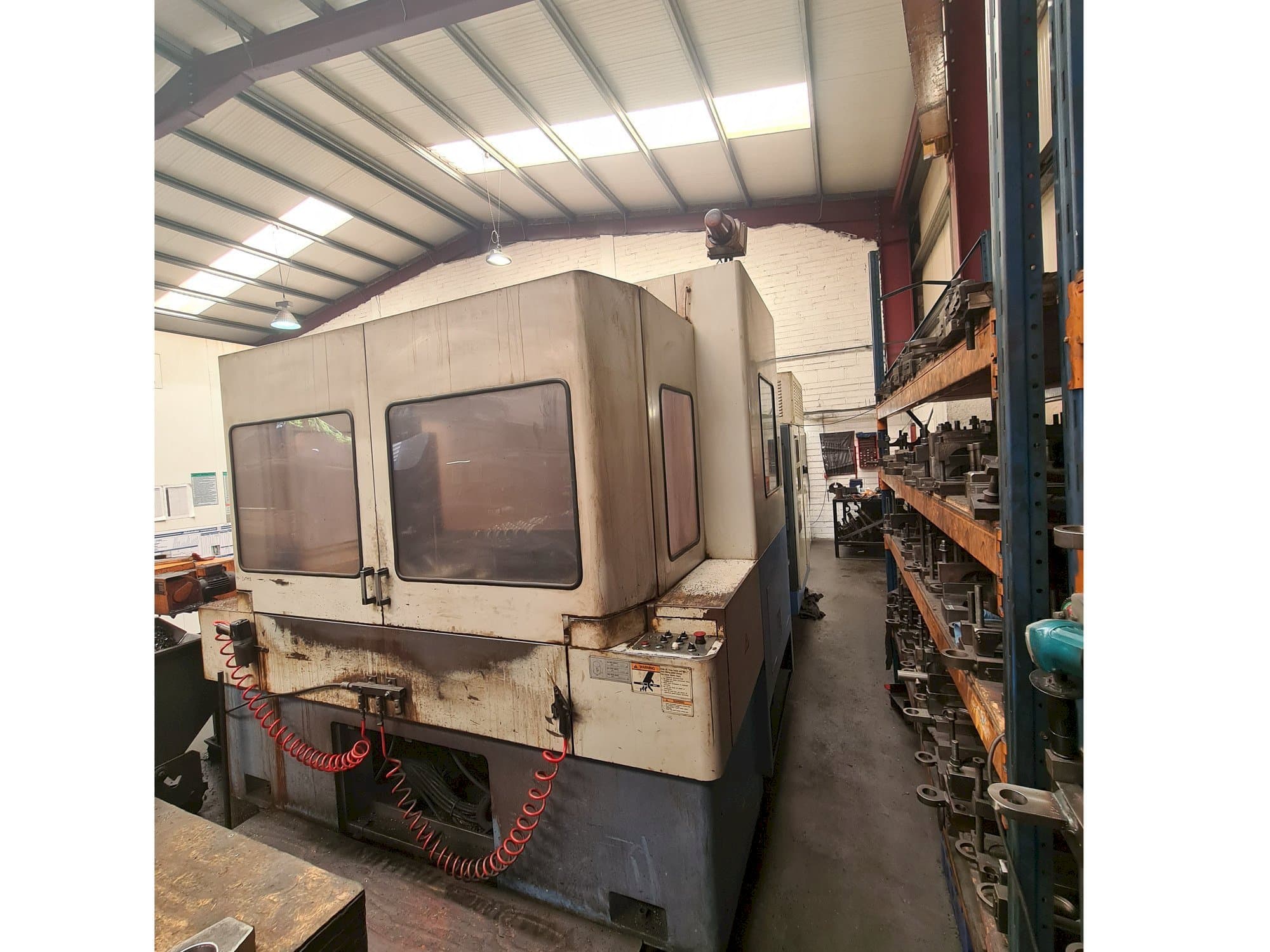 A Mazak H630NX  gép elölnézete