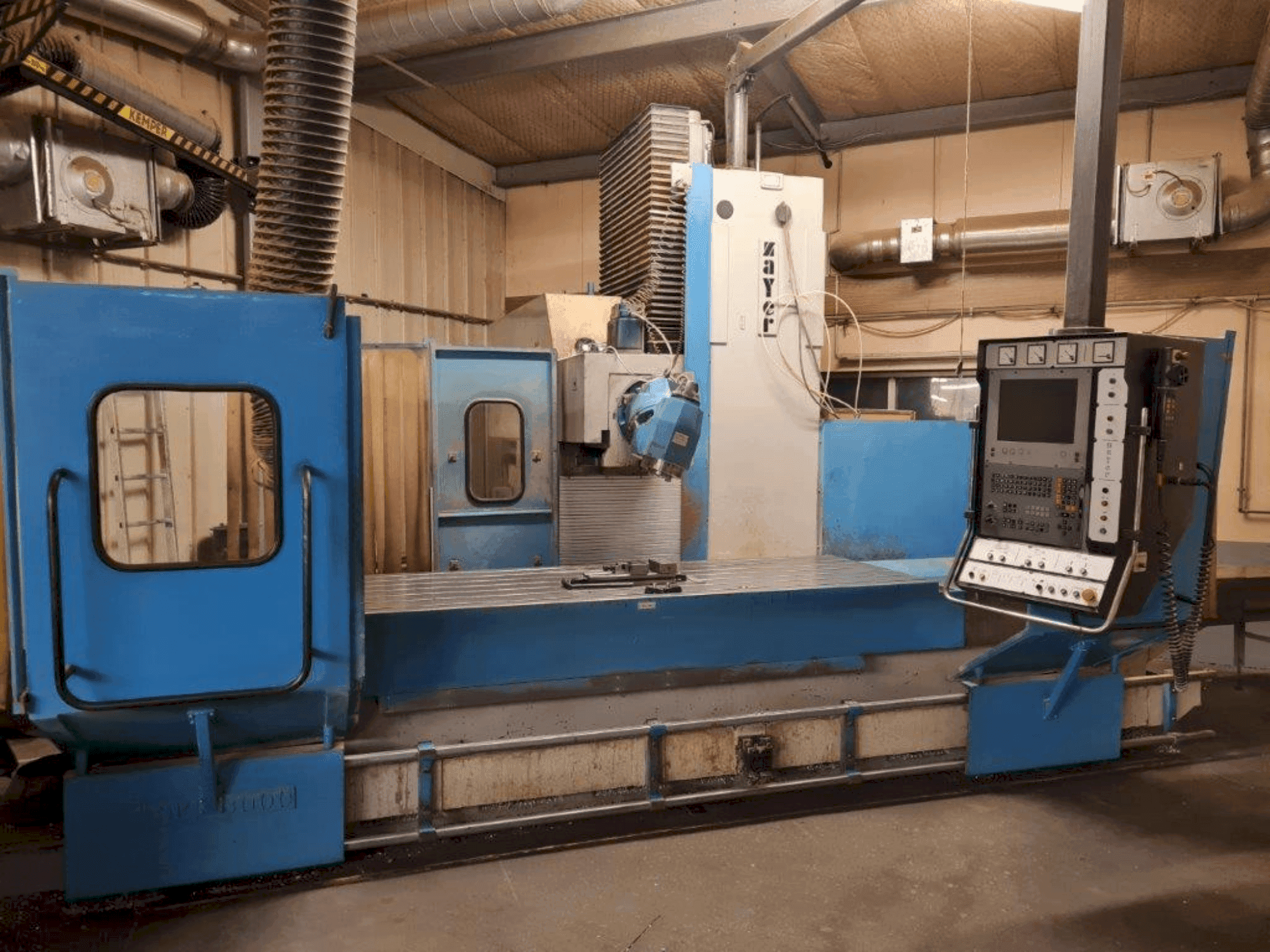 A Zayer 30KF3000  gép elölnézete