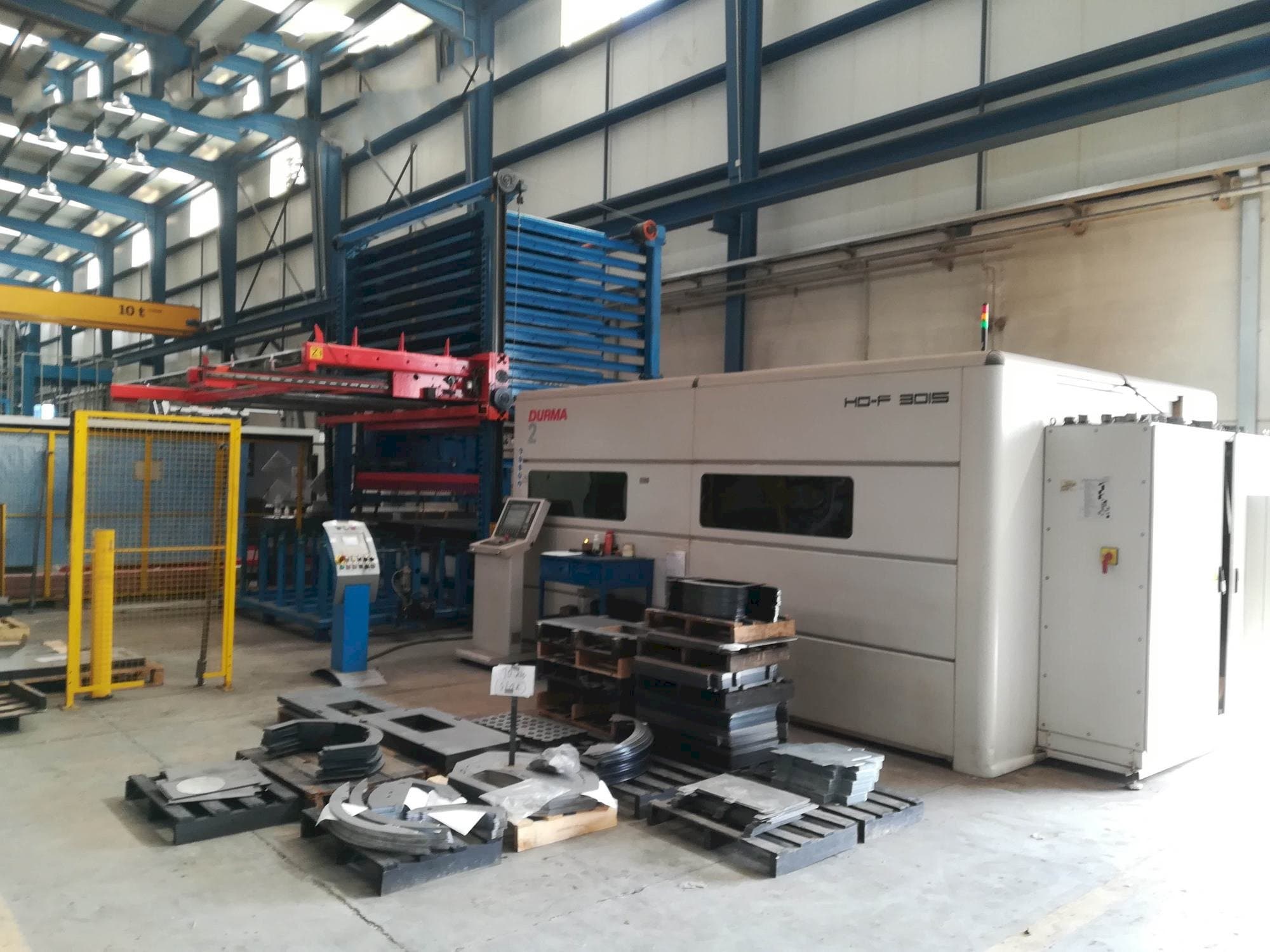 A Durma HD-F 3015  gép elölnézete