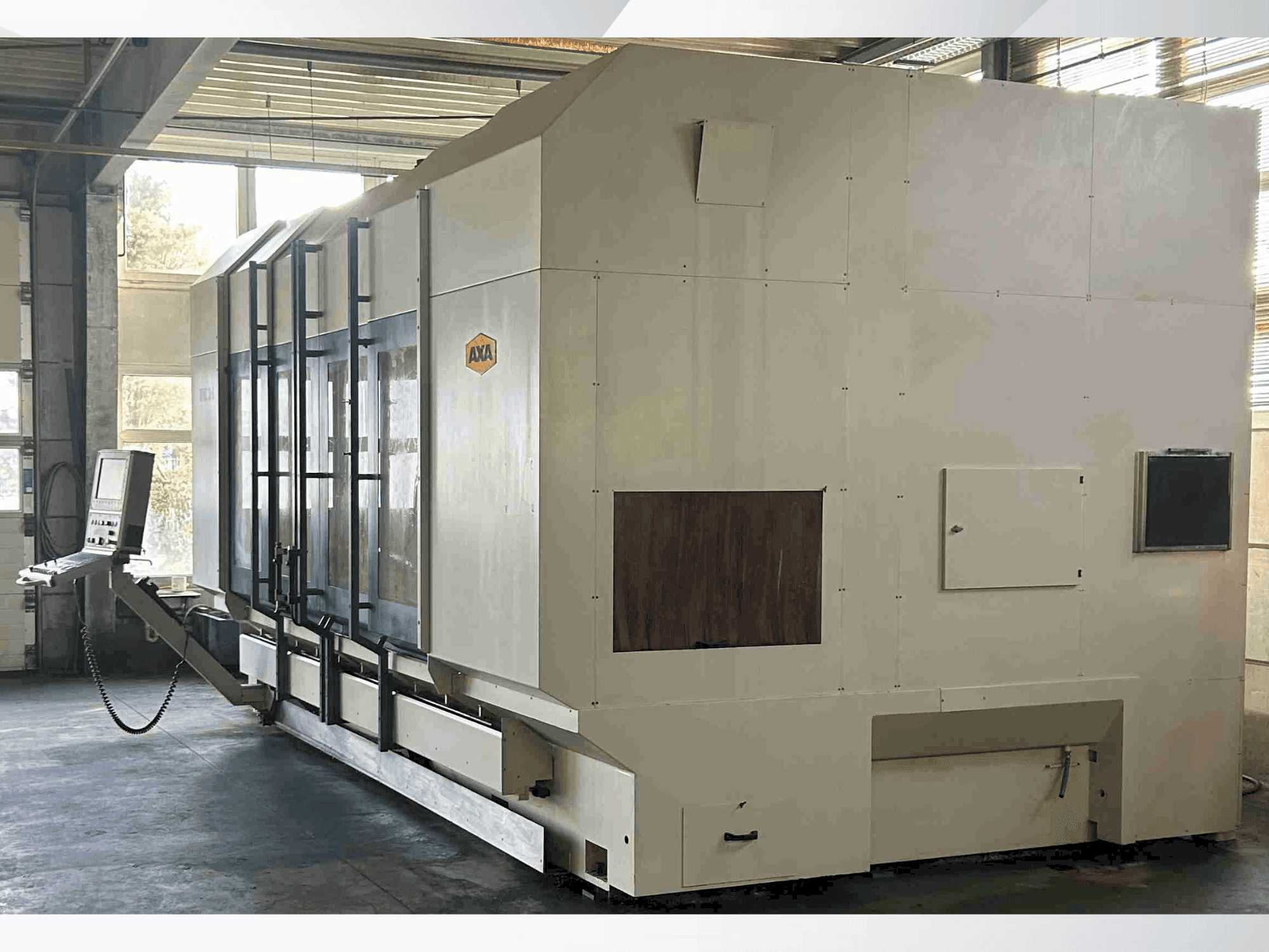 A AXA VHC 3-3000 S  gép elölnézete