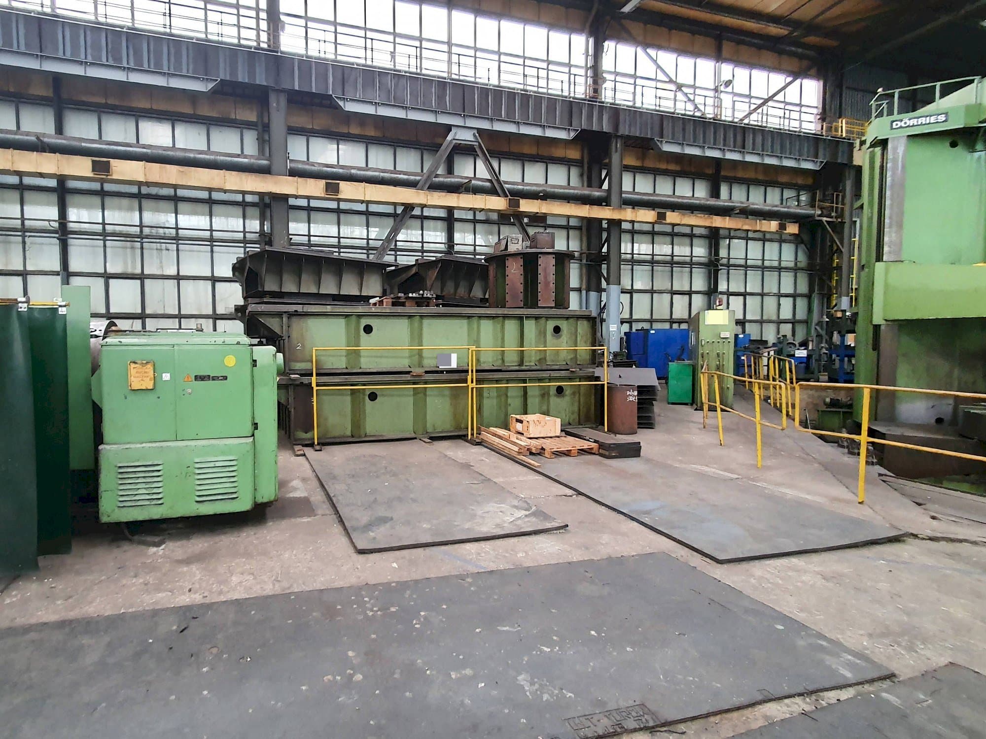 A DOERRIES CTE 500-V13  gép elölnézete