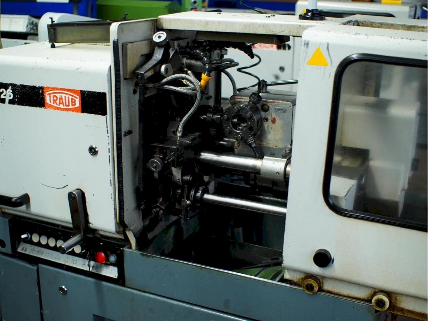 A TRAUB TD26  gép elölnézete
