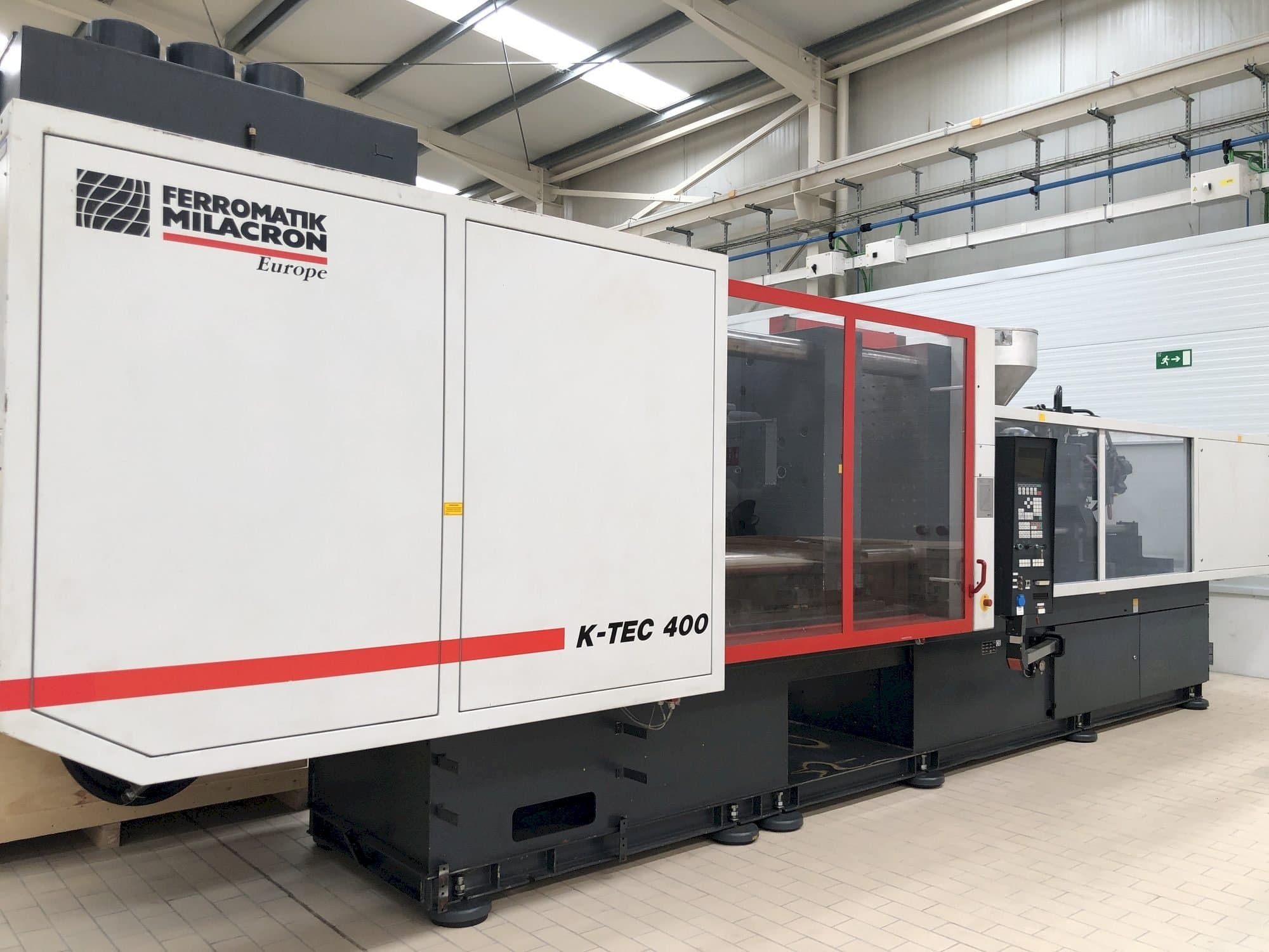 A Ferromatik K-TEC400S  gép elölnézete