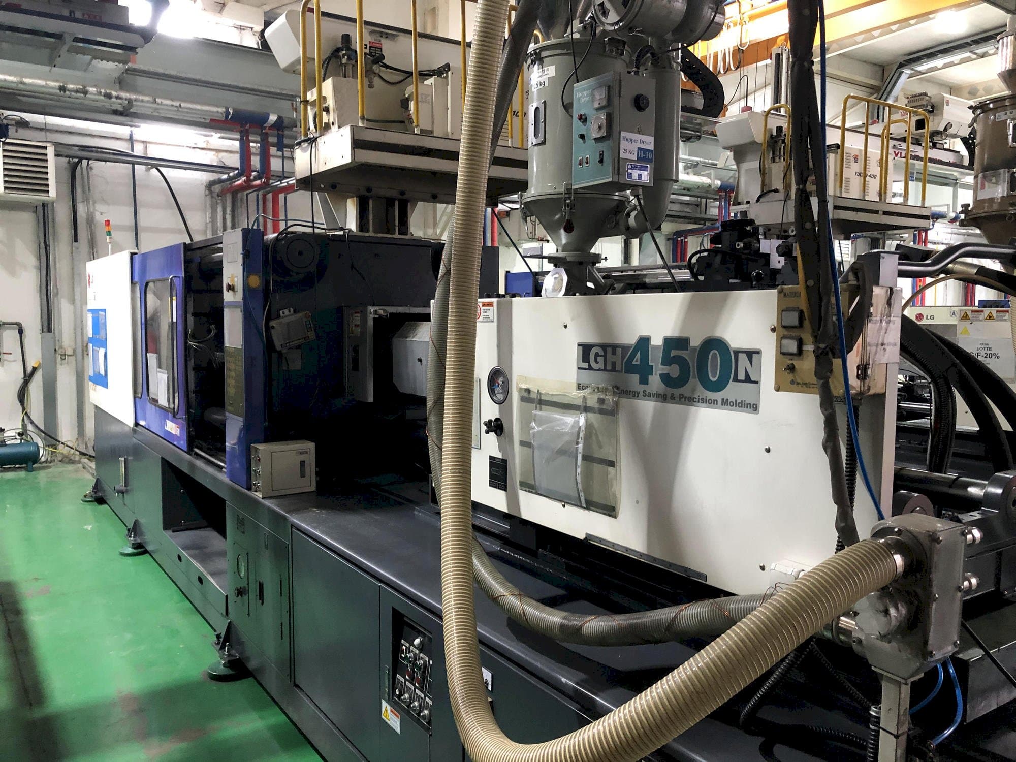 A LG LGH-450N  gép elölnézete