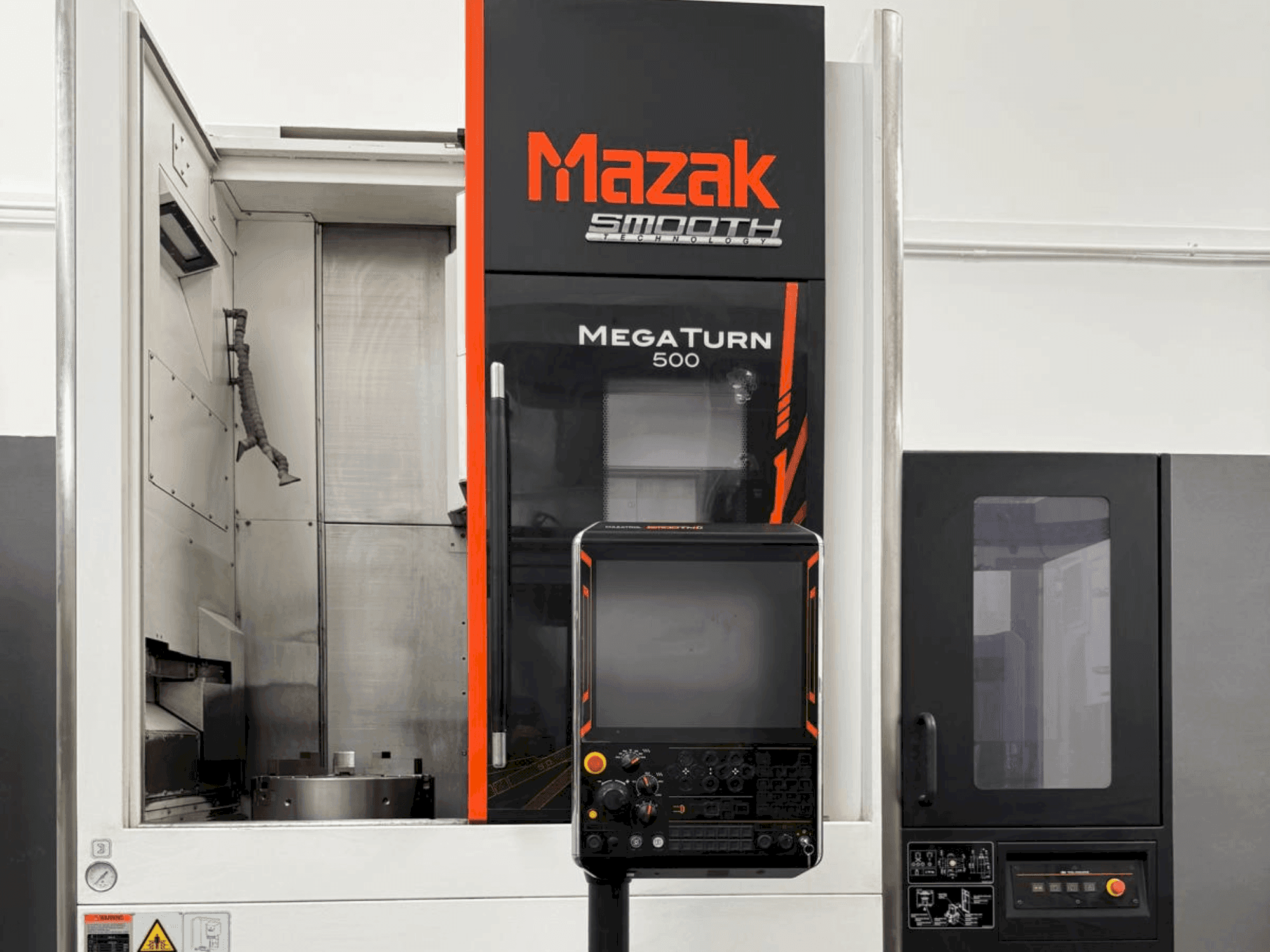 A Mazak Mega Turn 500  gép elölnézete