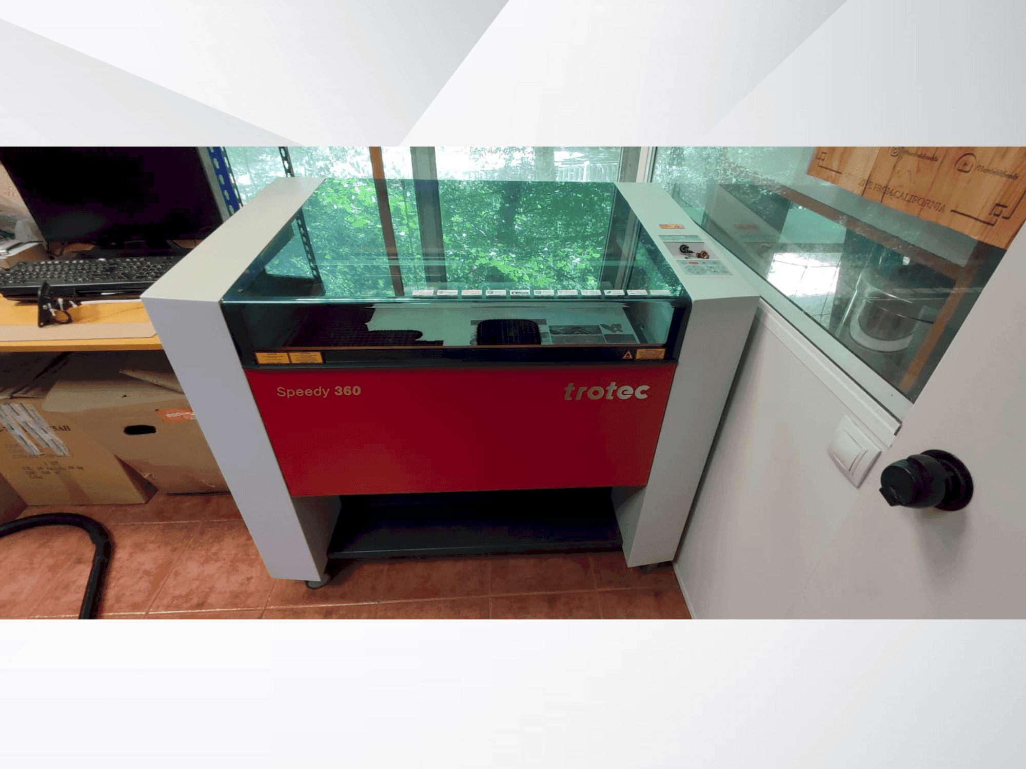 A Trotec Speedy 360  gép elölnézete