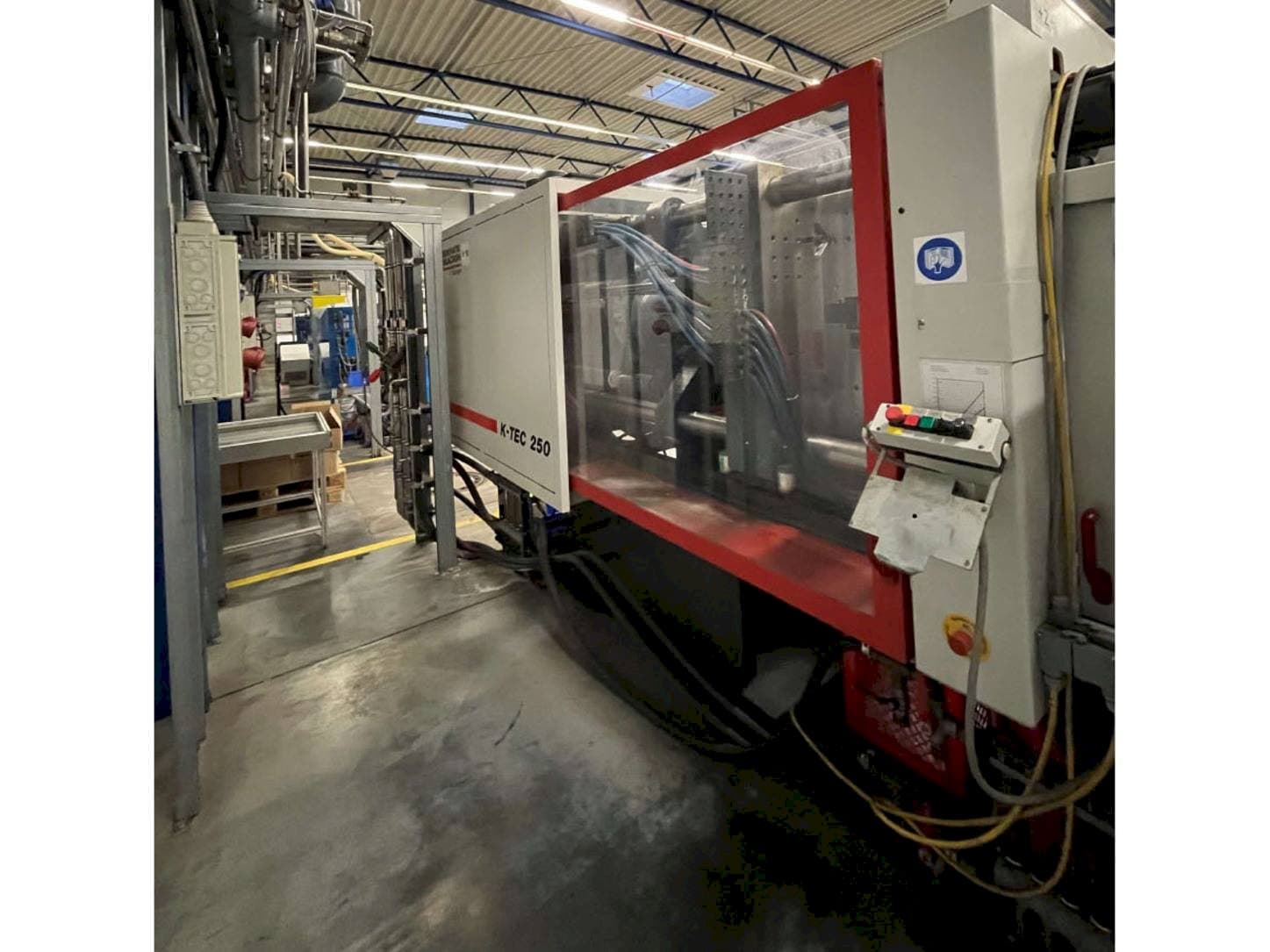 A FERROMATIK K-Tec 250  gép elölnézete